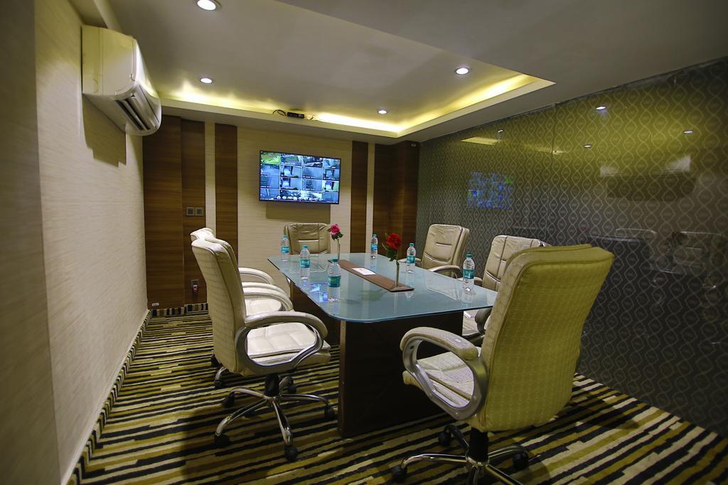 Hotel Jrd Exotica-Business Hotel Nowe Delhi Zewnętrze zdjęcie