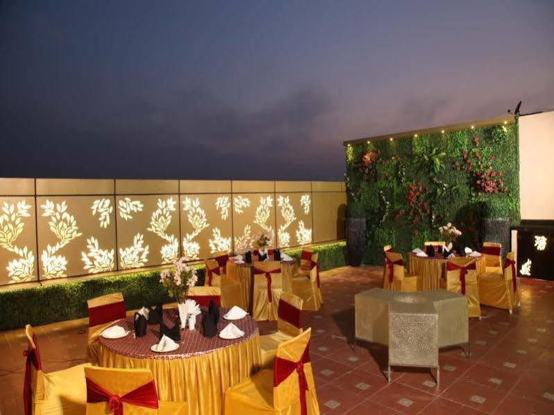 Hotel Jrd Exotica-Business Hotel Nowe Delhi Zewnętrze zdjęcie